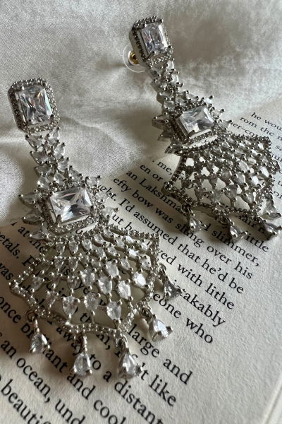 MEERA DROP EARRINGS