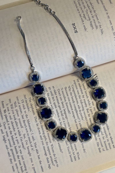 SAPPHIRE NECK SET